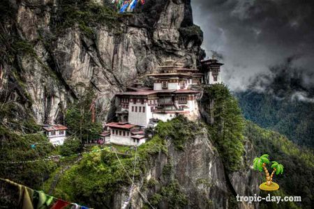 8 самых удивительных монастырей в мире