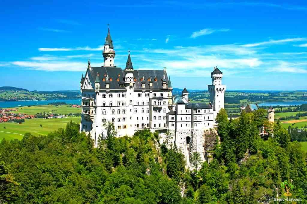 12 самых больших замков в мире