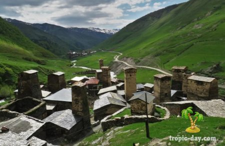 Община Ушгули в Грузии - самая высокогорная постоянно обитаемая община (не село!) в Европе