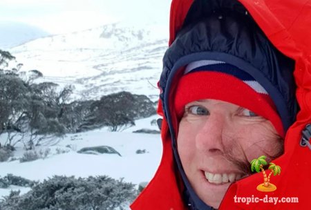 Туристка в одиночку отправилась в горы и чуть не погибла в снежной буре. Как ей удалось выжить?