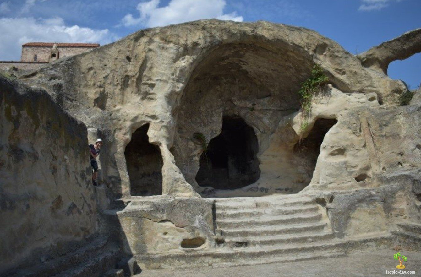 Пещерный город Уплисцихе: самый древний город Грузии